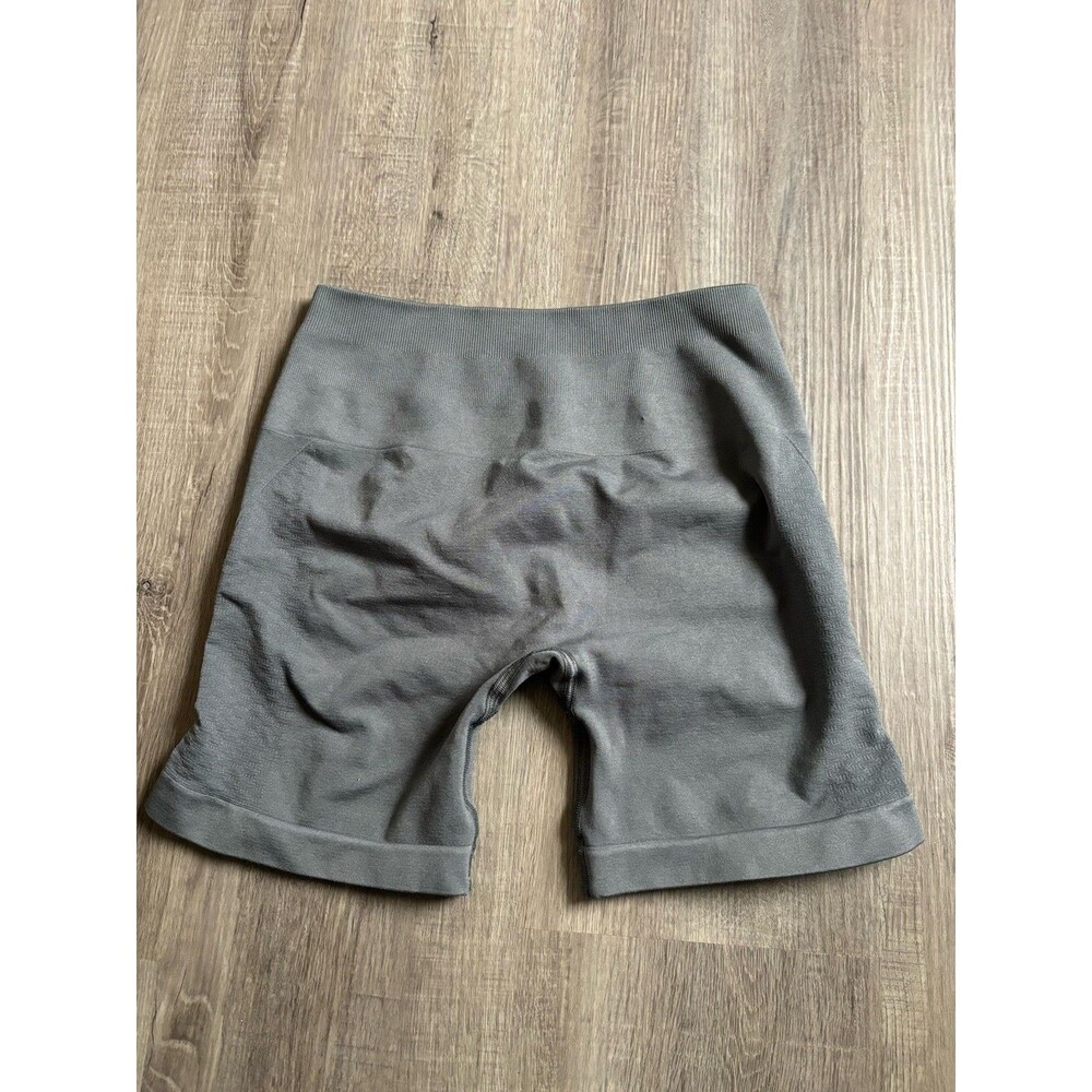 Alphalete AMPLIFY SHORT 4.5" Seamless Short - Titanium  size Medium